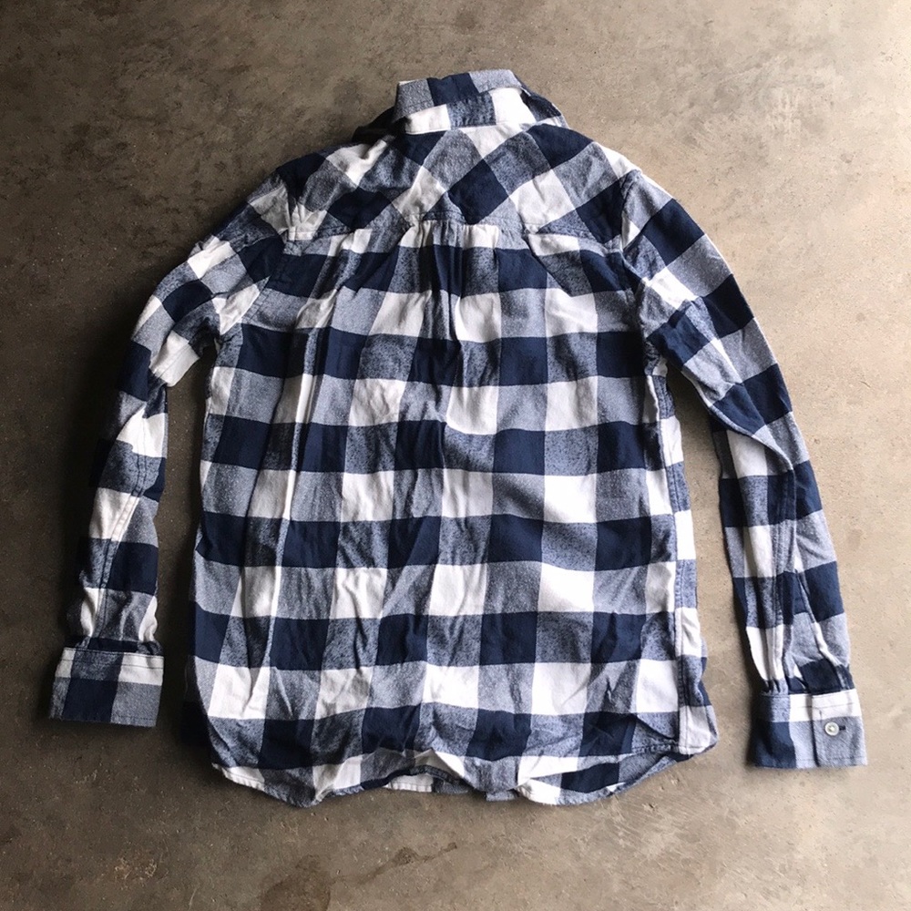 🎊🎉 5 for $20🎉🎊 women’s plaid button down shirt - Picture 5 of 5